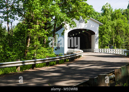 Pengra überdachte Brücke Lane County, Oregon Stockfoto