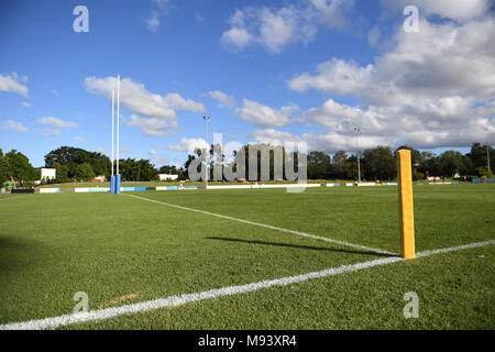 Rugby Ziel Beiträge und die Eckstrebenanzeige auf einem grünen Feld Stockfoto