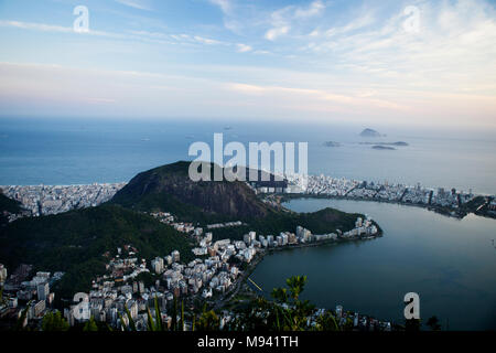 Statue von Christus dem Erlöser, Corcovado, Rio De Janeiro, Brasilien, Südamerika Stockfoto