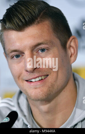 Pressekonferenz mit deutschen Mittelfeldspieler Toni Kroos (Real Madrid). Stockfoto