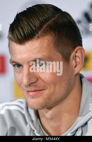 Pressekonferenz mit deutschen Mittelfeldspieler Toni Kroos (Real Madrid). Stockfoto