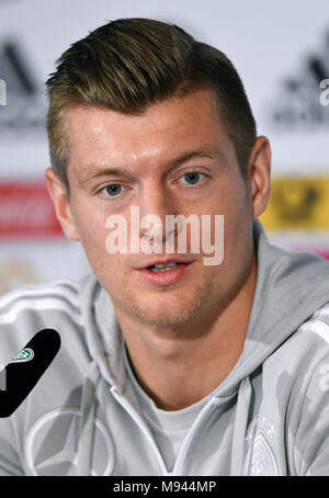 Pressekonferenz mit deutschen Mittelfeldspieler Toni Kroos (Real Madrid). Stockfoto