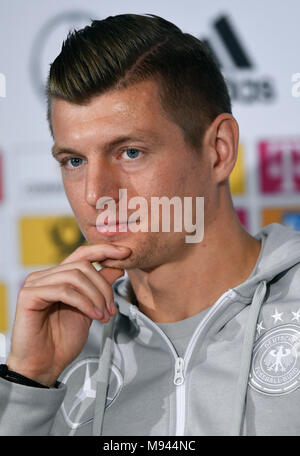 Pressekonferenz mit deutschen Mittelfeldspieler Toni Kroos (Real Madrid). Stockfoto