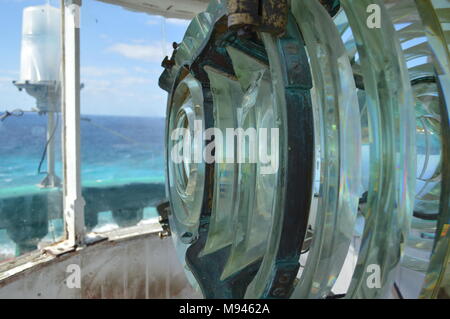 Eine Nahaufnahme der Linse des Leuchtturm von Punta Sur eco Park auf der Insel Cozumel, Mexiko Stockfoto