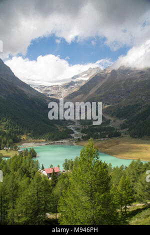 Berninabahn links St. Moritz, Schweiz, mit der Stadt von Tirano, Italien, über den Bernina Pass Stockfoto