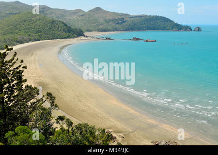 Esplanade Strand von Cape Hillsborough National Park in Queensland, Australien. Stockfoto