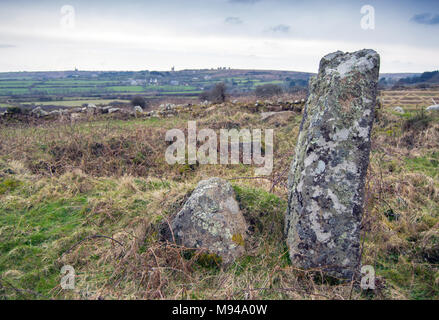 Standing Stone in der Mulfra Hof Siedlung, West Cornwall GROSSBRITANNIEN Stockfoto