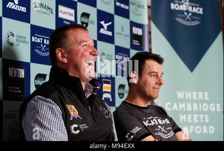 Des Boat Race Schiedsrichter Sir Matthew Pinsent, (links) und John Garrett, (rechts) während einer Pressekonferenz auf der Themse Rudern Club, London. Stockfoto