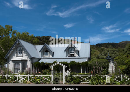 Ziemlich alten Viktorianischen Häusern, Akaroa South Island, Neuseeland Stockfoto