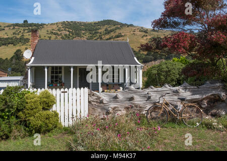 Kleines Holzhaus in Neuseeland Stockfoto