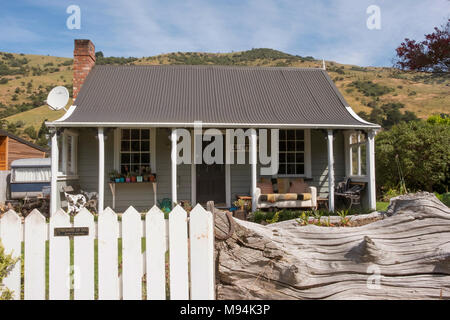 Kleines Holzhaus in Neuseeland Stockfoto