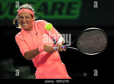 Key Biscayne, Florida, USA. 22 Mär, 2018. Victoria Azarenka aus Weißrussland spielt gegen Madison Tasten aus den Vereinigten Staaten von Amerika während einer frühen Runde der 2018 Miami öffnen, indem Itaú Professional Tennis Turnier präsentiert, die bei der crandon Park Tennis Center in Key Biscayne, Florida, USA gespielt. Azarenka gewann 7-6 (5), 2-0 (Ret). Mario Houben/CSM/Alamy leben Nachrichten Stockfoto