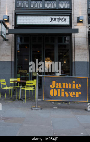 Jamie Oliver's Covent Garden italienische Restaurant im oberen St Martin's Lane, London, WC2 London, Großbritannien Stockfoto