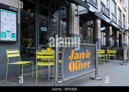 Jamie Oliver's Covent Garden italienische Restaurant im oberen St Martin's Lane, London, WC2 London, Großbritannien Stockfoto