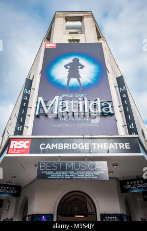 Der Roald Dahl Matilda, das Musical, im Cambridge Theatre im Londoner West End, Großbritannien Stockfoto