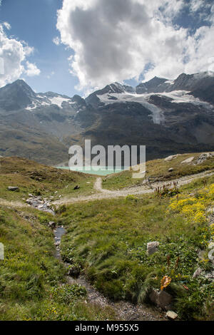 Berninabahn links St. Moritz, Schweiz, mit der Stadt von Tirano, Italien, über den Bernina Pass Stockfoto