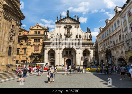 Prag, tschechische Republik - 15. JUNI 2017: Außenansicht der St. Salvator Kirche in Prag am 15. Juni 2017. Es ist ein Teil des historischen Komplex von Bui Stockfoto