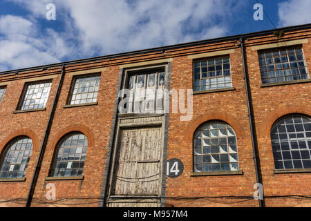 Gebäude der ehemaligen Royal Ordnance Depot, Weedon, Northamptonshire; jetzt für die Leichtindustrie verwendet und vor kurzem im Einzelhandel. Stockfoto