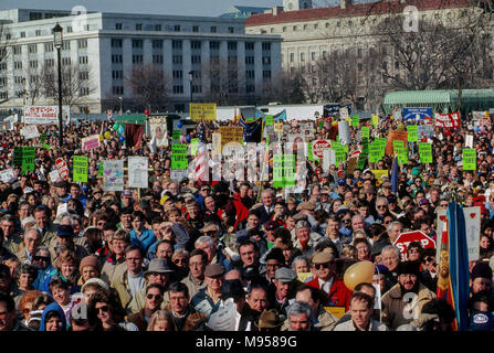 Washington DC., USA, 22. Januar 1992. Die jährlichen Recht auf Leben März an der Vorderseite des US Supreme Court building Credit: Mark Reinstein/MediaPunch Stockfoto