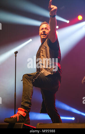 Wetzlar, Deutschland, 3. März, 2018. Willi Herren, Deutsche Partei Singer (Single "Nachttischlampe") und Schauspieler ("lindenstraße"), mit der Sie bei Party event Wetzlarer Hallengaudi 2018. Credit: Christian Lademann Stockfoto