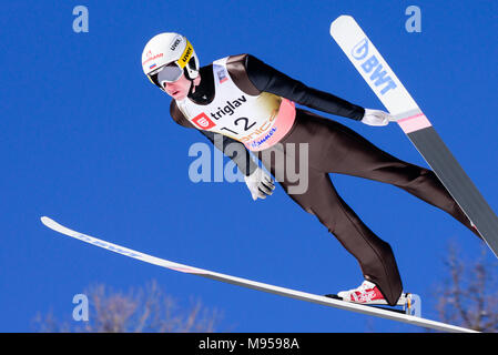 Planica Slowenien. 22 Mär, 2018. Evgeniy Klimov Russland konkurriert während der Qualifikation in Planica FIS Skisprung Weltcup Finale am 22. März in Planica, Slowenien 2017. Credit: Rok Rakun/Pacific Press/Alamy leben Nachrichten Stockfoto