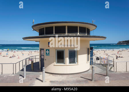 Art Deco Lifeguard station am Bondi Beach, Sydney, New South Wales, Australien Stockfoto