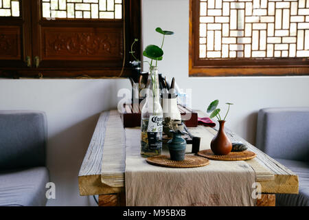 Shanghai, China - 8. August 2016: Einrichtung von Vintage Style chinesisches Restaurant Stockfoto