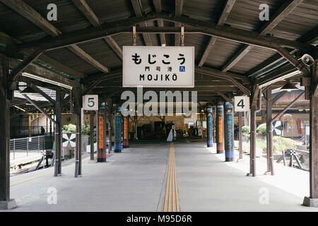 Kitakyushu, Japan - 27. Mai 2015: mojiko Bahnhof Stockfoto