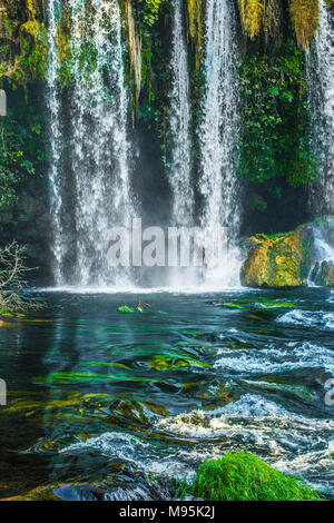 Berühmte Kursunlu Wasserfälle Stockfoto