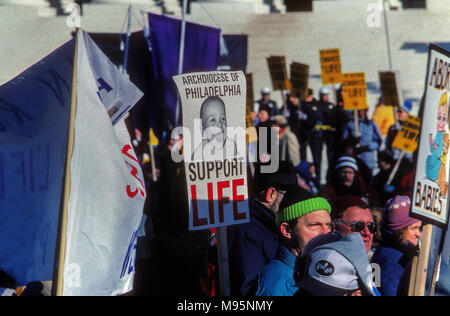 Washington DC., USA, 22. Januar 1991. Die jährlichen Recht auf Leben März an der Vorderseite des US Supreme Court building Credit: Mark Reinstein/MediaPunch Stockfoto