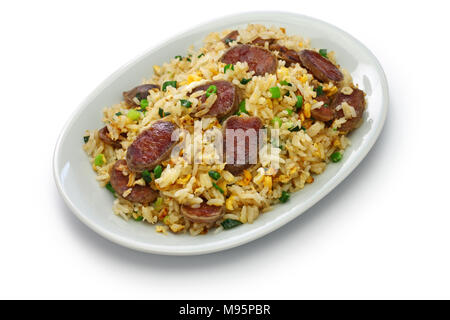 Chinesischer Wurst gebratener Reis, Xiang chang chao Fan auf weißem Hintergrund Stockfoto