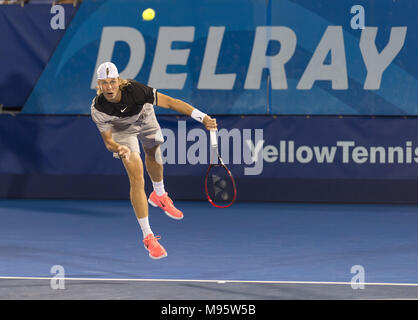 Delray Beach, FL - 23. Februar: Denis Shapovalov (CAN) Niederlagen Taylor Fritz (USA) 75 64 während ihrer Viertelfinale Spiel 2018 Delray Beach geöffnet an der Delray Beach Tennis Center in Delray Beach, Florida statt. Personen: Denis Shapovalov Stockfoto