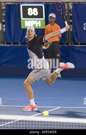 Delray Beach, FL - 23. Februar: Denis Shapovalov (CAN) Niederlagen Taylor Fritz (USA) 75 64 während ihrer Viertelfinale Spiel 2018 Delray Beach geöffnet an der Delray Beach Tennis Center in Delray Beach, Florida statt. Personen: Denis Shapovalov Stockfoto