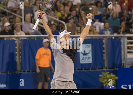 Delray Beach, FL - 23. Februar: Denis Shapovalov (CAN) Niederlagen Taylor Fritz (USA) 75 64 während ihrer Viertelfinale Spiel 2018 Delray Beach geöffnet an der Delray Beach Tennis Center in Delray Beach, Florida statt. Personen: Denis Shapovalov Stockfoto