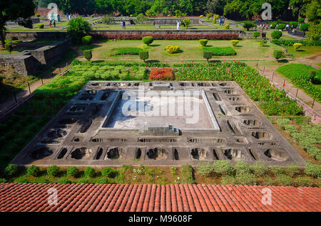 Park Ruins, Shaniwar Wada, ist eine historische Festung, Pune, Maharashtra, Indien Stockfoto
