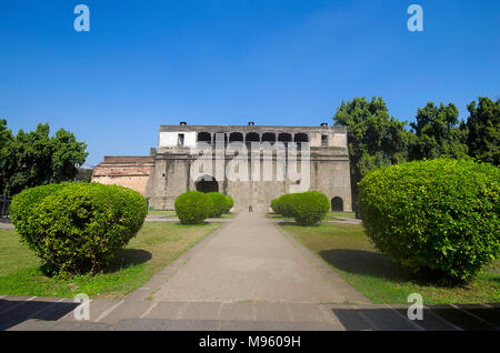 Ruins, Shaniwar Wada, ist eine historische Festung, erbaut 1732, war es der Sitz der Peshwas des Maratha-Reiches bis 1818, Pune, Maharashtra Stockfoto