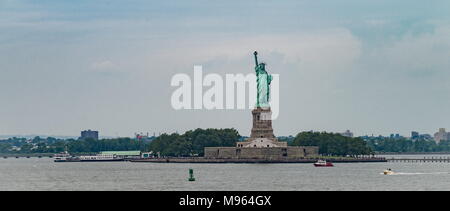 Die Freiheitsstatue in New York City Downtown Stockfoto