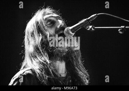 Norwegen, Oslo - März 12., 2018. Die amerikanische Blues Rock Band Chris Robinson Bruderschaft führt ein Live Konzert am Rockefeller in Oslo. Hier Sänger, Musiker und Songwriter Chris Robinson ist live auf der Bühne gesehen. (Foto: Gonzales Foto - Terje Dokken). Stockfoto