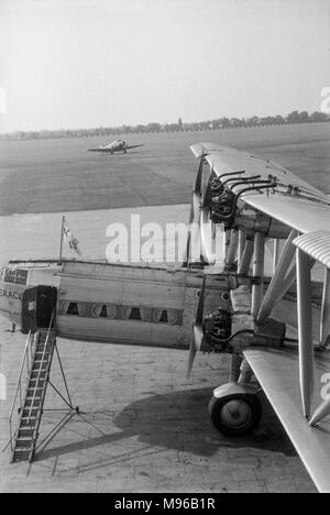 Handley Page HP 42 Western, G-AAXC, genannt "Herakles" von Imperial Airways besaß, in Croydon Airport in der Nähe von London im Jahre 1936. Stockfoto