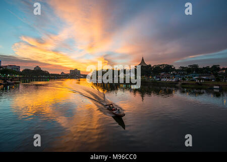 Sonnenuntergang über Kuching Kuching, Sarawak, Malaysia, Borneo, Stockfoto