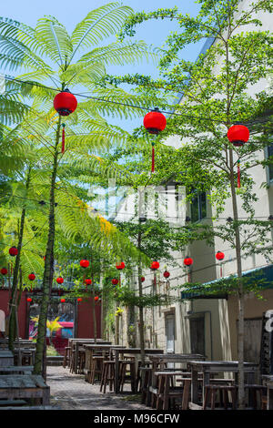 Mit Bäumen gesäumten Straße, Kuching, Sarawak, Malaysia, Borneo, Stockfoto