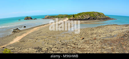 Keil Insel und Riff in Cape Hillsborough National Park in Queensland, Australien. Stockfoto