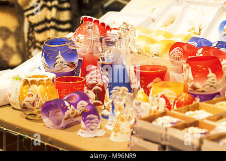 Weihnachtsbaum Verzierung mit dekorativen Malerei, Weihnachtsdekoration, Weihnachten Weihnachten, Weihnachten Abend Markt, Nahaufnahme, Detail imag Stockfoto