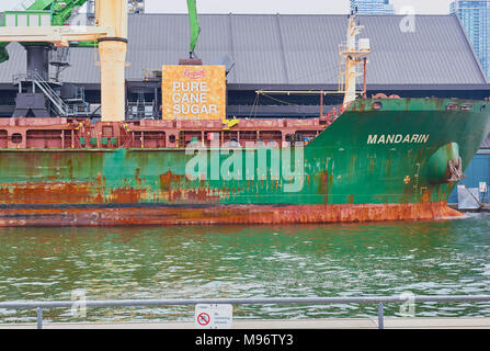 Bulk Cargo Carrier Schiff Mandarin und die redpath Zuckerfabrik, Toronto, Ontario, Kanada Stockfoto