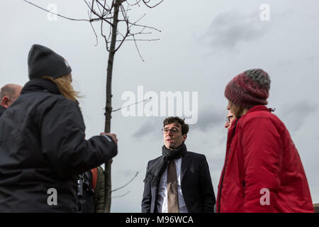 Andy Burnham am ersten Standort von 120 Meile neue Northern Forest in der Nähe von Bolton Stockfoto