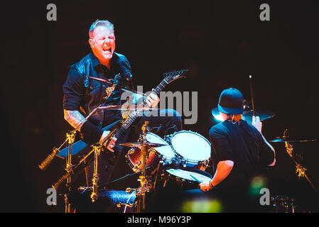 Italien: Die amerikanische Band Metallica live auf der Bühne in Turin, für die 'Worldwired' Tour Konzert. Foto: Alessandro Bosio/Alamy leben Nachrichten Stockfoto