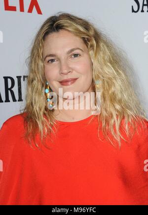 Los Angeles, CA, USA. 22 Mär, 2018. Drew Barrymore in der Ankunftshalle für NETFLIX SANTA CLARITA DIÄT 2 Saison Premiere ArcLight Hollywood, Los Angeles, CA 22. März 2018. Credit: Elizabeth Goodenough/Everett Collection/Alamy leben Nachrichten Stockfoto