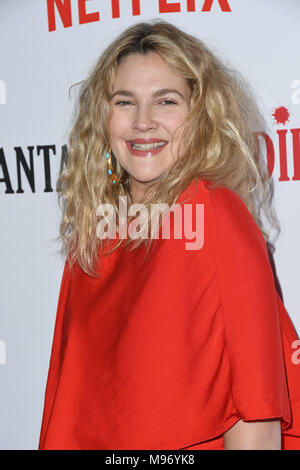 Hollywood, CA, USA. März 2018. 22. März 2018 - Hollywood, Kalifornien - Drew Barrymore. Netflix feierte die Premiere von „Santa Clarita Diet“ Staffel 2 im Arclight Hollywood Cinerama Dome. Foto: Birdie Thompson/Admedia Stockfoto
