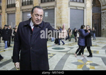 Neapel, Italien. 23. März, 2018. Der Minister für Tourismus der Republik Argentinien, Gustavo Santos, während einer Pressekonferenz auf der Vesuvio Hotel. Der Minister ist in Neapel die Idee der 'vorhanden'''''' Cousine Tag'. Eine Vereinbarung mit dem Bürgermeister von Neapel Luigi De Magistris, Reiseveranstalter und Fluggesellschaften, die einen Flug von Italien nach Buenos Aires und umgekehrt, zu einem günstigen Preis ermöglichen, damit die italienische Familien mit Verwandten, die nach Argentinien ausgewandert und Unterstützung 'Familie' Tourismus zu vereinen. Credit: Unabhängige Fotoagentur Srl/Alamy leben Nachrichten Stockfoto