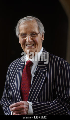 Oxford, UK. 23 Mär, 2018. Oxford, UK. 23. März, 2018. Nicholas Parsons Literaturfestival in Oxford, Oxford Freitag, 23. März 2018. Nicholas führt "nur ein Lachen eine Minute 'A One man Comedy Show in der Bodleian: Divinity School. Credit: Richard Höhle/Alamy leben Nachrichten Stockfoto